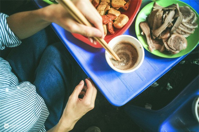 Thử thách mắm tôm cùng "tình cũ Sulli" và cái kết không thể đắng hơn - Ảnh 1.