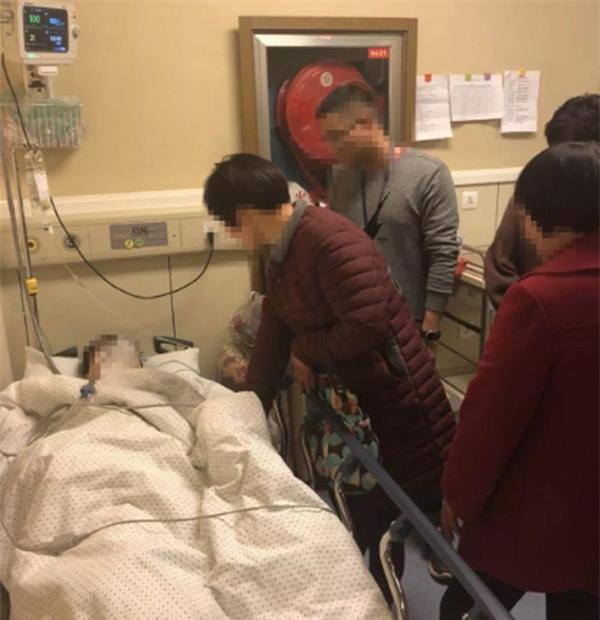 qua ap luc vi bo me giuc cuoi vo, chang trai tre quan tri tu tu - 1