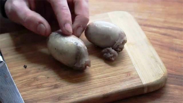 top 10 mon kinh di tren the gioi khong phai ai cung du dung cam de an - 6