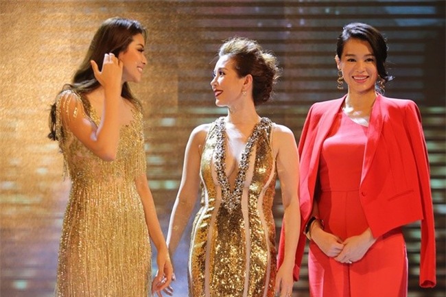 Phạm Hương cũng từng góp mặt trong sự kiện có sự tham gia của Hồ Hạnh Nhi do Hoa hậu Thu Hoài tổ chức. - Tin sao Viet - Tin tuc sao Viet - Scandal sao Viet - Tin tuc cua Sao - Tin cua Sao