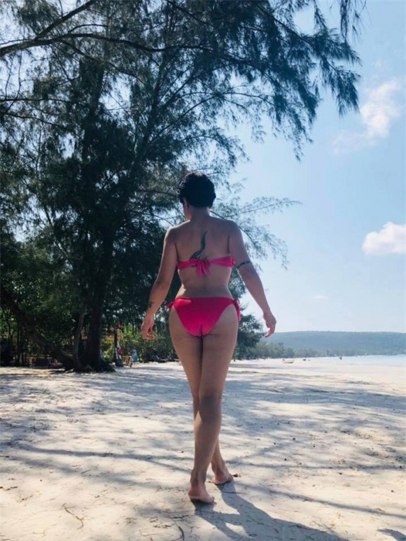 uyên linh, bikini, hồng nhung