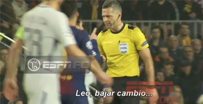 Messi dằn mặt trọng tài vì bị quát tháo - Ảnh 2.