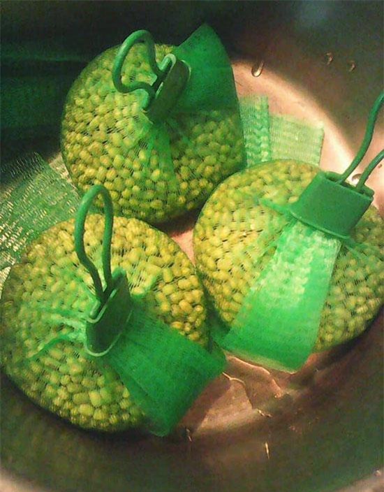 Mẹ Hà Nội mách cách làm giá đỗ cực nhàn cho người lười chỉ bằng chiếc túi lưới bọc quả