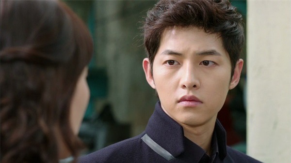 Trở về sau chuyến công tác dài ngày, tôi hoảng hồn khi nhìn thấy khuôn mặt biến dạng của vợ - Ảnh 2.