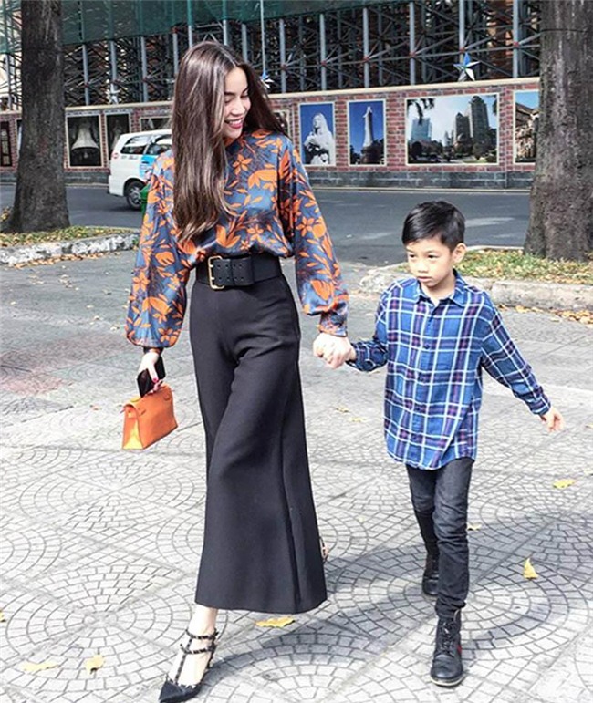 dung la dang cap ho ngoc ha, thanh hang, mac quan vai den cung sang chanh het nac! - 1