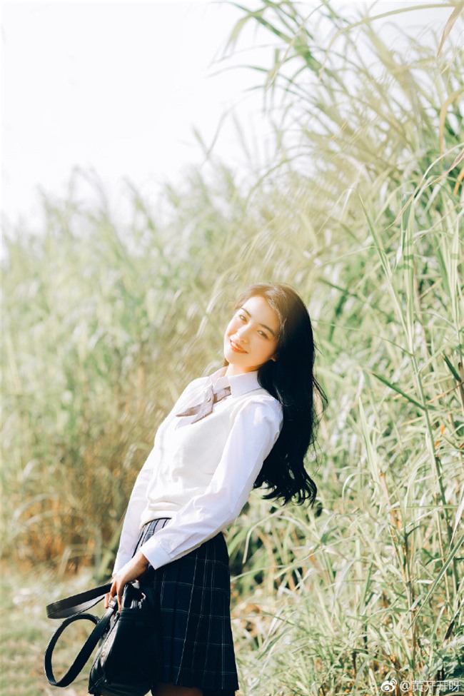 Hot girl 9X mang nét đẹp cổ điển như mỹ nhân TVB thập niên 90