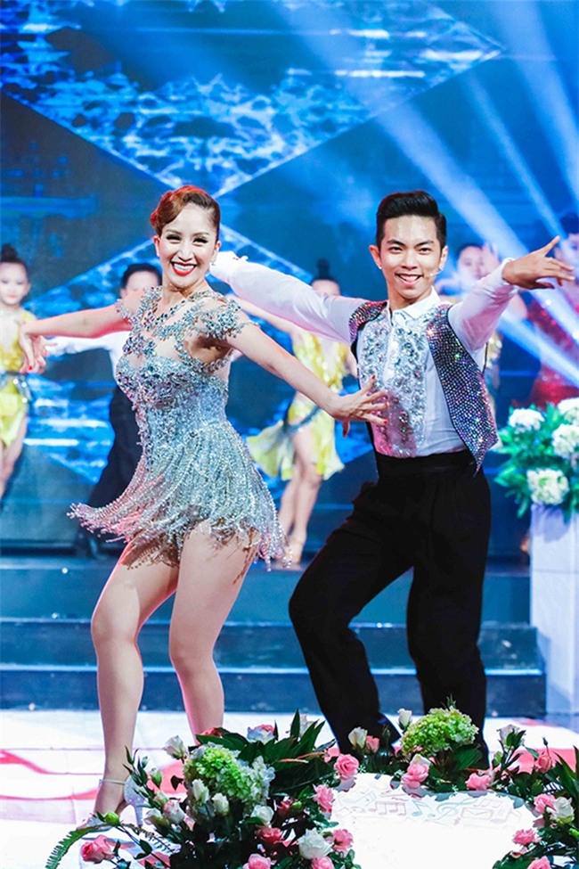 6 co vo tre dep duoc sao nam cung chieu khien chi em phai ghen ty hinh anh 26