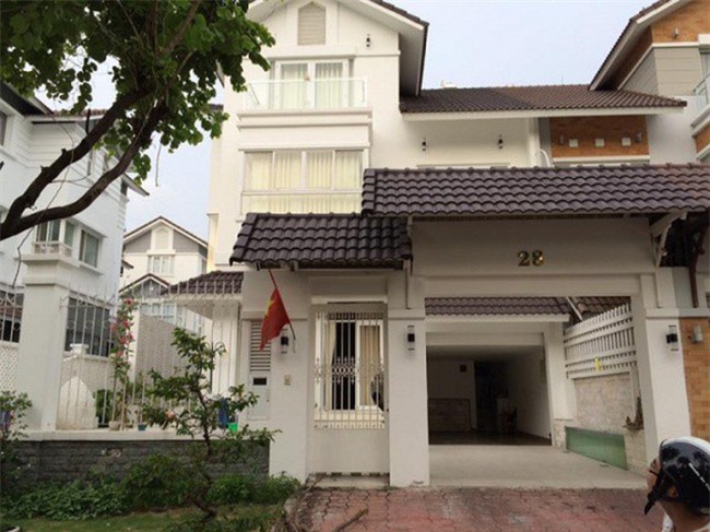 Thủy Tiên khoe khoảnh khắc bình yên bên Công Vinh trong căn biệt thự tiền tỷ ngập tràn sắc hoa - Ảnh 5.