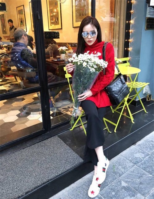 Chịu chơi như Kỳ Duyên: Bộ sưu tập kính trên dưới chục triệu khiến ai cũng thèm khát - Ảnh 13.