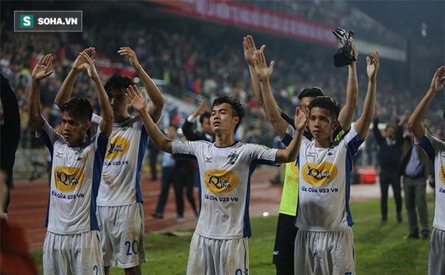 Liên tiếp nhận kết quả đáng thất vọng, HAGL vẫn làm được điều các đối thủ phải ngưỡng mộ