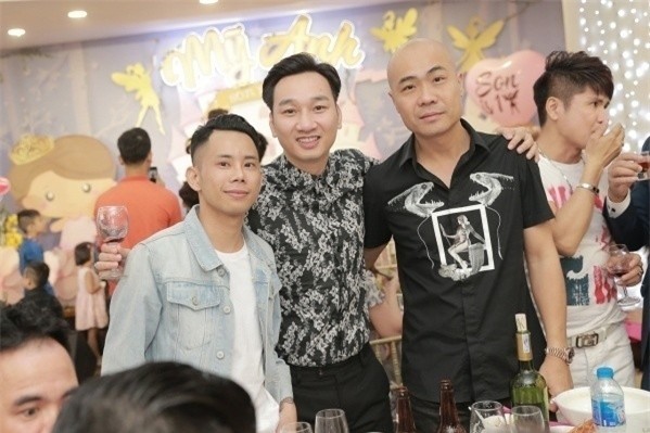 Bạn bè của nam ca sĩ&nbsp;đến dự sinh nhật bé Son.&nbsp; - Tin sao Viet - Tin tuc sao Viet - Scandal sao Viet - Tin tuc cua Sao - Tin cua Sao