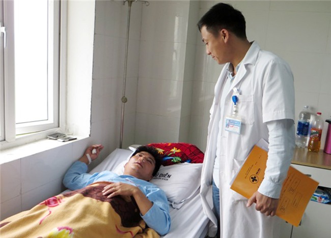 thấy giáo tát học sinh,Nghệ An,đánh gãy sống mũi