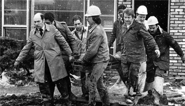 Nguyên mẫu của tên hề đáng sợ Pennywise trong phim IT: Gã hề biến thái Pogo, kẻ đã cưỡng bức, sát hại 33 nam thanh niên trong 6 năm - Ảnh 5.