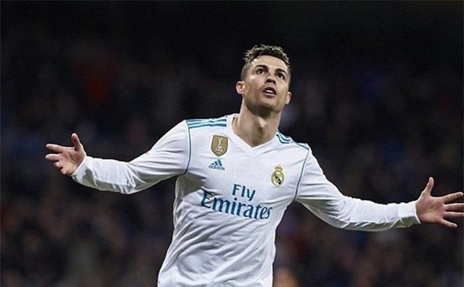 Ronaldo cá cược với đồng đội sẽ vượt Messi trong cuộc đua Vua phá lưới - Ảnh 2.