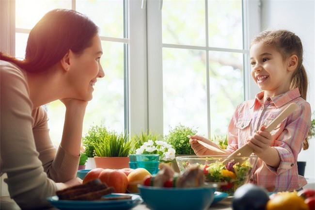 Ngày quốc tế hạnh phúc, học cách nuôi dạy con thành một đứa trẻ hạnh phúc - Ảnh 2.