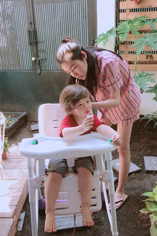 Hồ Ngọc Hà,Đỗ Mỹ Linh,Mai Ngọc,Mỹ Tâm,Hoài Linh