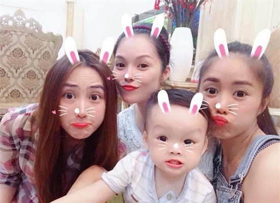 Hồ Ngọc Hà,Đỗ Mỹ Linh,Mai Ngọc,Mỹ Tâm,Hoài Linh