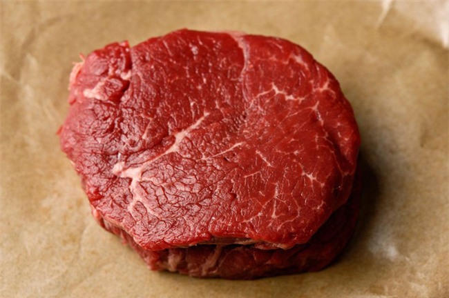Mua phải thịt bò dai chỉ cần áp dụng vài tuyệt chiêu này thì bò lại mềm như lụa - Ảnh 1.