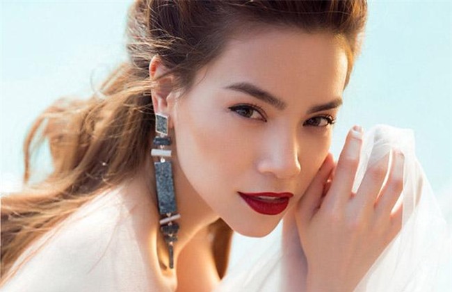 ho ngoc ha va 2 lan bi "nguoi dung" reo ten vo toi va vao scandal tinh ai - 1