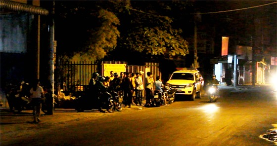 Kẻ bắn nam thanh niên gục trước cửa nhà ở Sài Gòn được thuê 300 triệu đồng, chủ mưu là một phụ nữ - Ảnh 1.