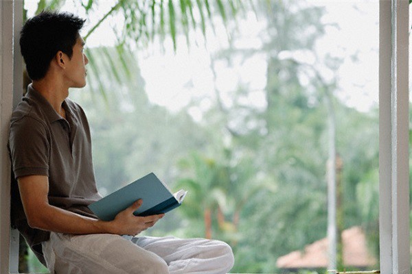 Từ sau khi có con, vợ luôn từ chối và gắt gỏng mỗi khi động chạm chuyện chăn gối - Ảnh 1.