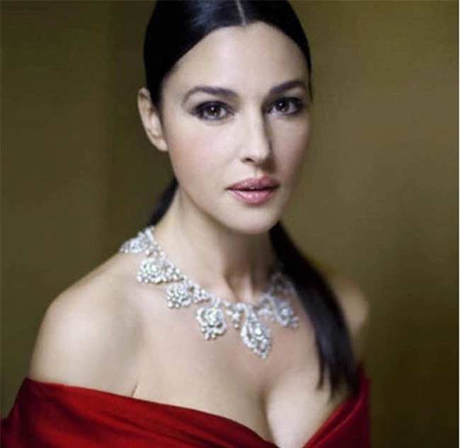 co dao 53 tuoi co ve dep dan ba nhat trong tat thay dan ba y hinh anh 2