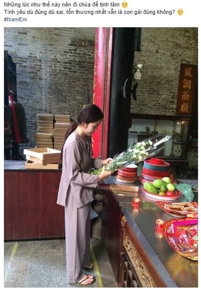 Sau những lùm xùm, mới đây mọi người đã thấy hình ảnh Nam Em phờ phạc đi chùa viếng hương sau ồn ào chuyện tình cảm. - Tin sao Viet - Tin tuc sao Viet - Scandal sao Viet - Tin tuc cua Sao - Tin cua Sao