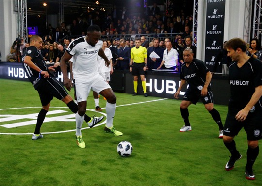 Mourinho dẫn dắt Usaint Bolt đối đầu đội bóng của Maradona - Ảnh 5.