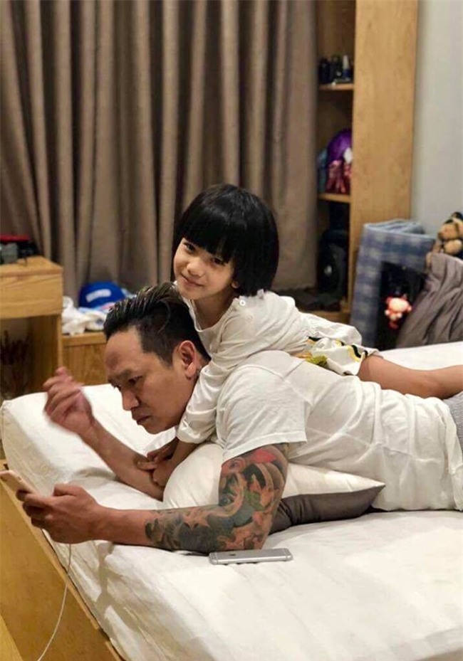 bat ngo voi hinh anh o nha cua anh chang xam tro duy manh, tuan hung hinh anh 4