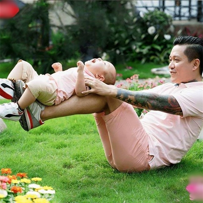 bat ngo voi hinh anh o nha cua anh chang xam tro duy manh, tuan hung hinh anh 7