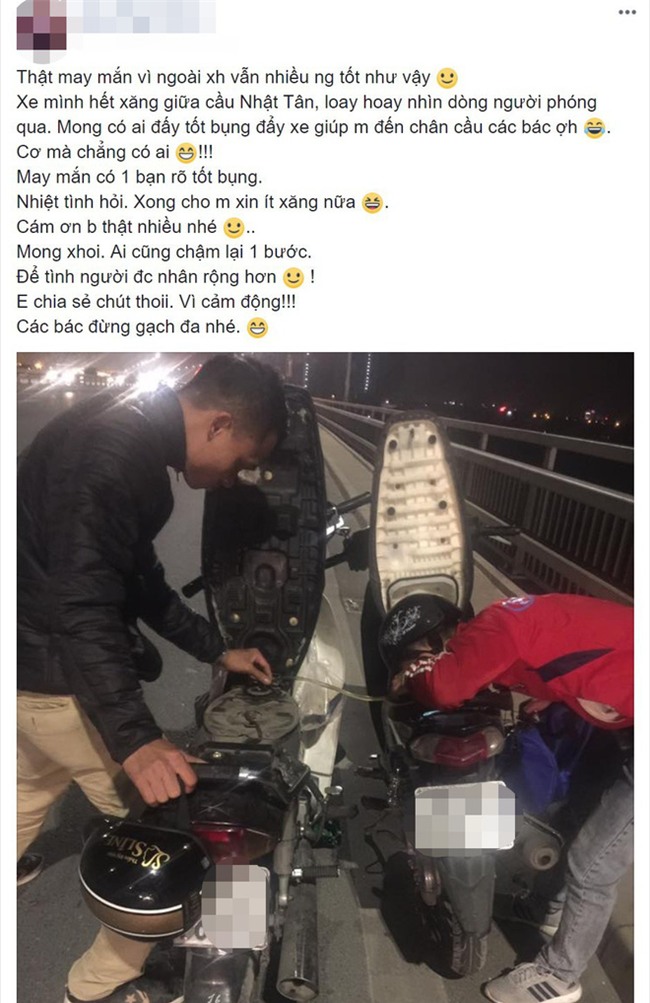 Câu chuyện cảm động: Thấy vợ chồng trẻ dắt xe máy trên cầu Nhật Tân, chàng trai xứ Nghệ liền dừng lại để hút xăng từ xe mình cho người bạn xa lạ - Ảnh 1.