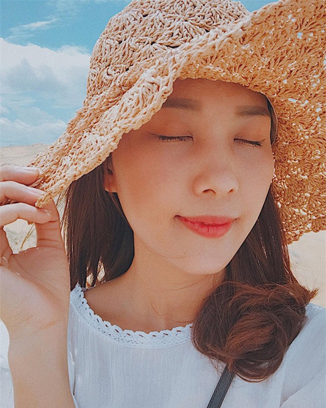 ve dep mon mon "vua thay da yeu" cua nu mc thoi tiet vtv hinh anh 19