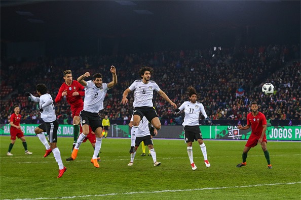 Ronaldo lap cu dup phut bu gio, Bo Dao Nha nguoc dong ha Ai Cap hinh anh 3