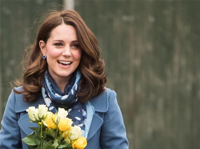 Đây chính là bí quyết đẹp hơn mỗi ngày ngay cả khi bầu bí của Công nương Kate - Ảnh 2.