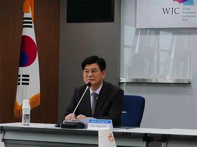 
Thị trưởng Sejong Lee Choon-hee

