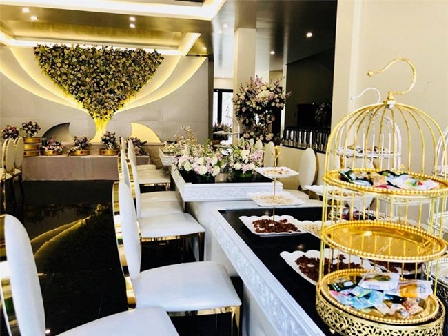 Đám cưới 2 tỷ đồng tại Quảng Ninh với sự góp mặt của nhiều ngôi sao nổi tiếng, mời 1000 khách khiến MXH ngất ngây - Ảnh 5.