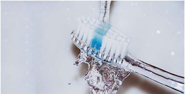 6 sai lầm khi đánh răng bạn thường xuyên mắc phải - Ảnh 1.