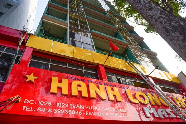 Cháy khách sạn ở Sài Gòn: Giải cứu khẩn cấp 11 khách nước ngoài và 8 người Việt Nam - Ảnh 3.