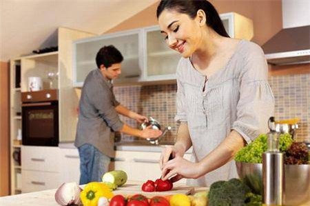 bang hoang chung kien canh tuong sau canh cua nha tam - 2