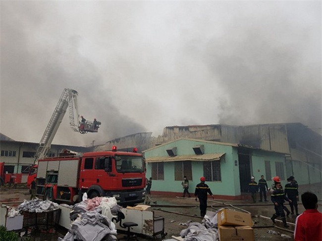 Chay lon tai cong ty may Han Quoc o Vinh Phuc hinh anh 2