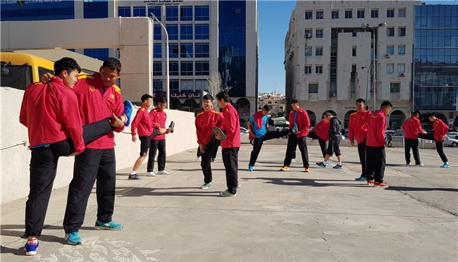 Bùi Tiến Dũng cùng đồng đội thích nghi nhanh với thời tiết ở Jordan - Ảnh 3.