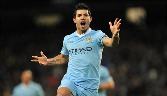 Man City chi 40 triệu euro để sở hữu Sergio Aguero từ Atletico Madrid. Cầu thủ người Argentina đã không làm Man “xanh” phải thất vọng. Ngay trong mùa giải đầu tiên (2011/12), anh đã ghi 30 bàn, góp công lớn giúp Man City vô địch Premier League.