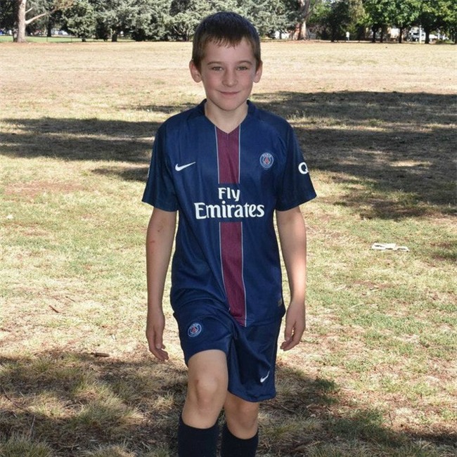 Con trai 10 tuổi qua đời, cha mẹ không chôn cất ngay mà quyết định làm một việc để con được sống thêm lần nữa - Ảnh 1.