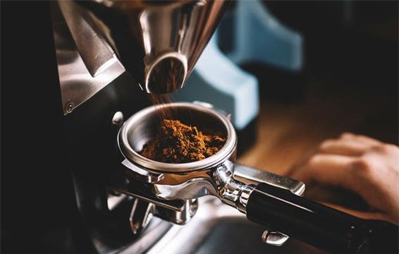 6 thói quen ăn uống gây hại chuyện ấy