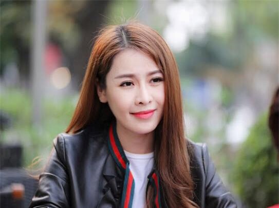 Que Van noi ve tin don lam 'Tu ba showbiz' hinh anh 3