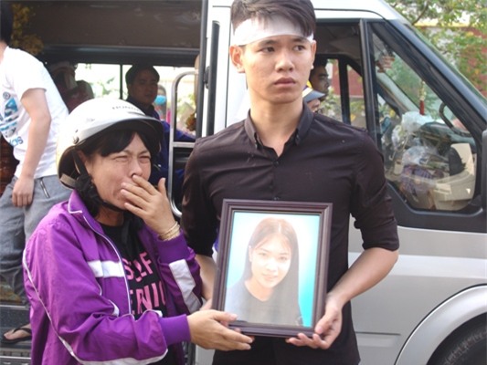 Vụ cháy chung cư:Quặn lòng đưa 3 người một gia đình về nơi an nghỉ