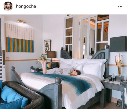 Giữa tin đồn kết hôn, Kim Lý hộ tống gia đình Hà Hồ đi nghỉ dưỡng - Ảnh 2.