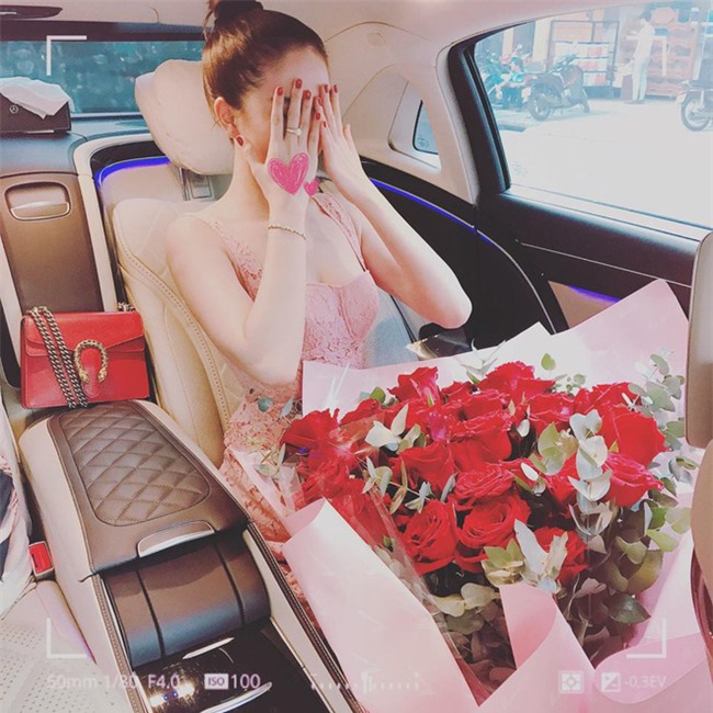 Có ai như Ngọc Trinh, đã sắm một loạt đồ hiệu màu hồng lại còn diện cả loạt váy áo màu hồng mới chịu  - Ảnh 11.