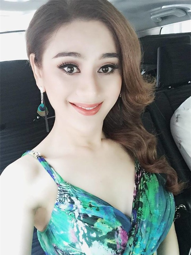 Lâm Khánh Chi từng kể rất nhiều về người yêu trên truyền thông, nhưng chưa bao giờ cô kể xấu về người đàn ông của mình dù họ từng làm cho cô tổn thương. Theo cô, chuyện không hay mình nên quên nó đi. - Tin sao Viet - Tin tuc sao Viet - Scandal sao Viet - Tin tuc cua Sao - Tin cua Sao