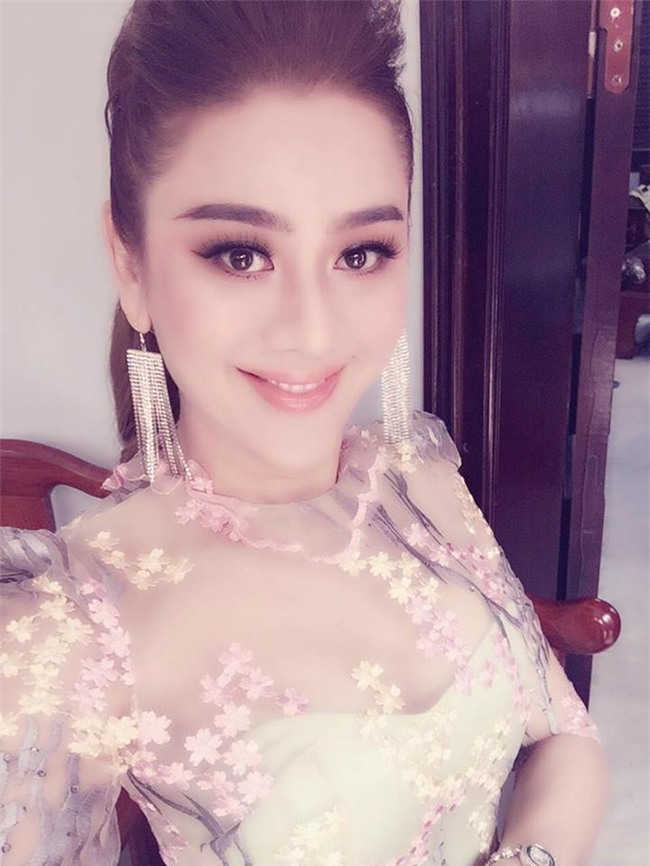 Nữ ca sĩ cho biết, cô luôn nhắc nhở mình dù không yêu nhưng vẫn có thể làm bạn. Là người đã từng yêu nên Khánh Chi không thể coi đó là kẻ thù.  - Tin sao Viet - Tin tuc sao Viet - Scandal sao Viet - Tin tuc cua Sao - Tin cua Sao
